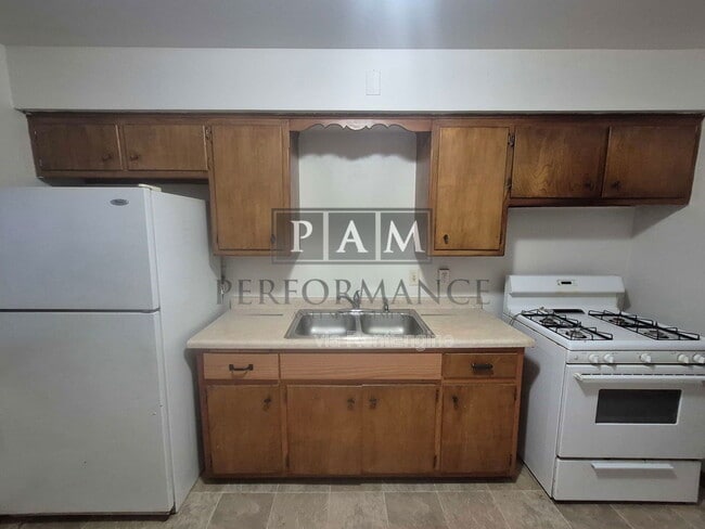 Building Photo - 2155 S 102nd St