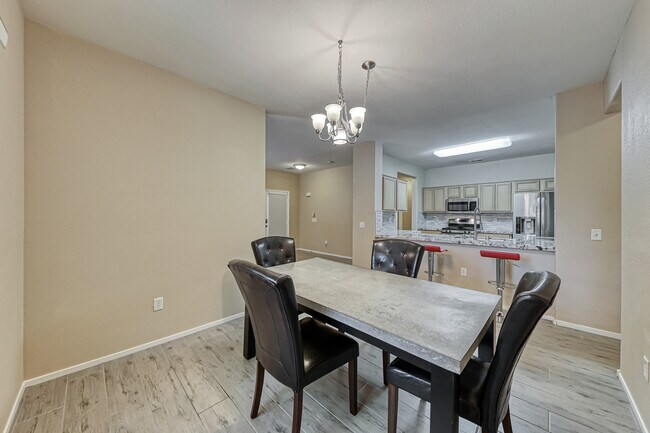 Building Photo - 673 Peachy Canyon Cir