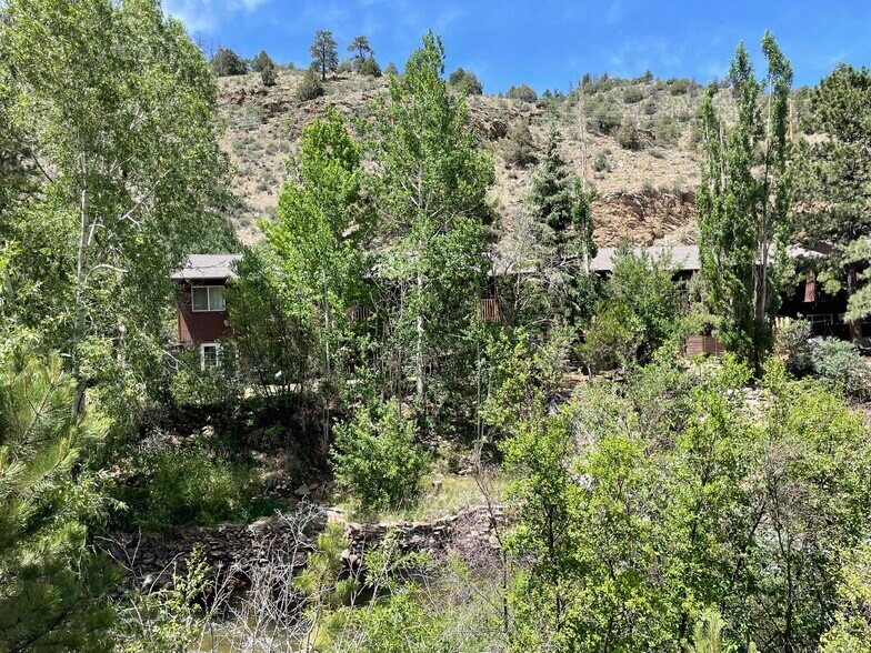 Building Photo - 2907 Riverside Dr