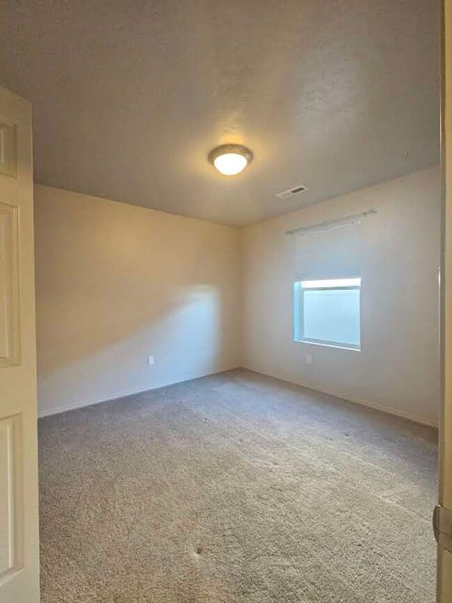 Building Photo - Meridian 3 Bedroom Single Story - Ten Mile and Freeway Meridian