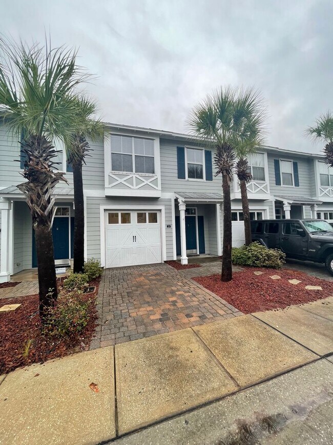 Building Photo - Spacious 3Bed/2.5Bath Townhouse in Quiet Neighborhood in Santa Rosa Beach