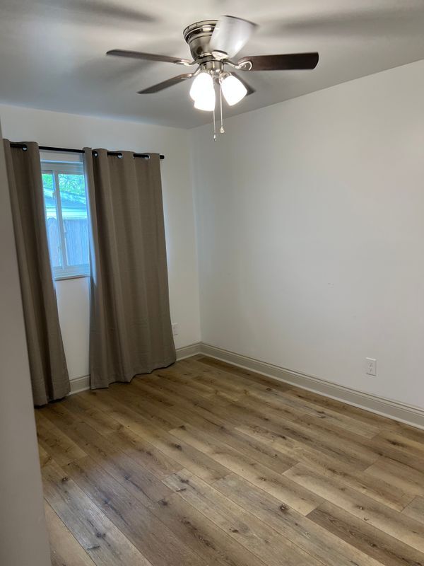 Building Photo - 109 Sorority Dr