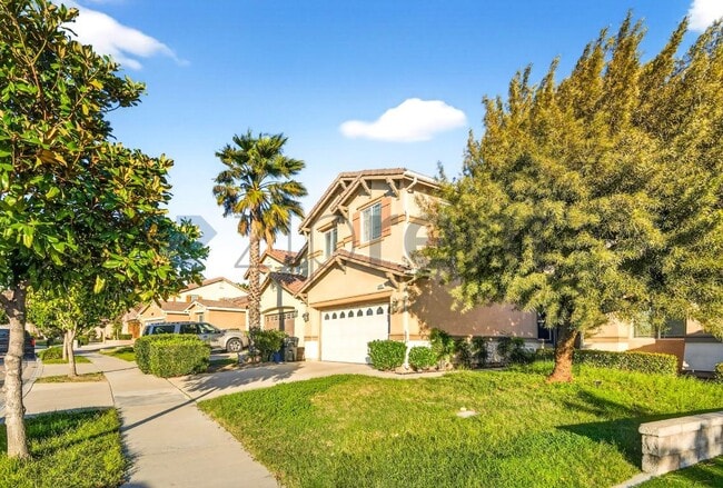 Building Photo - 6085 Medinah St