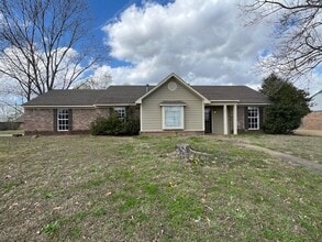 Building Photo - Renovated 4 Bedroom 2 Bath Home with 2 Car Garage for Rent!