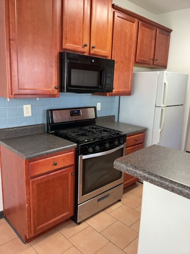 Building Photo - 2418 Centennial Hill Way NW