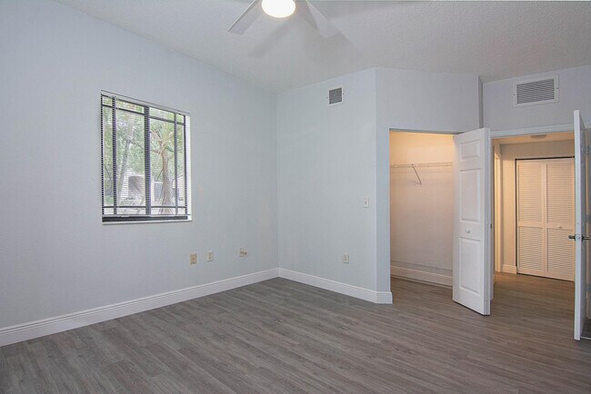 Building Photo - 3022 Alcazar Pl