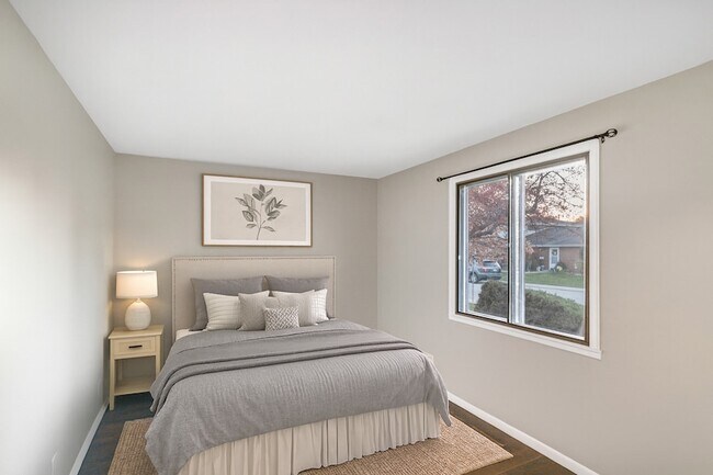 Building Photo - 1321 Yarmouth Ct