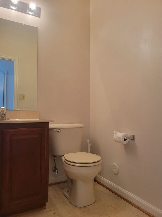 Building Photo - 3719 Bridlepath Ln