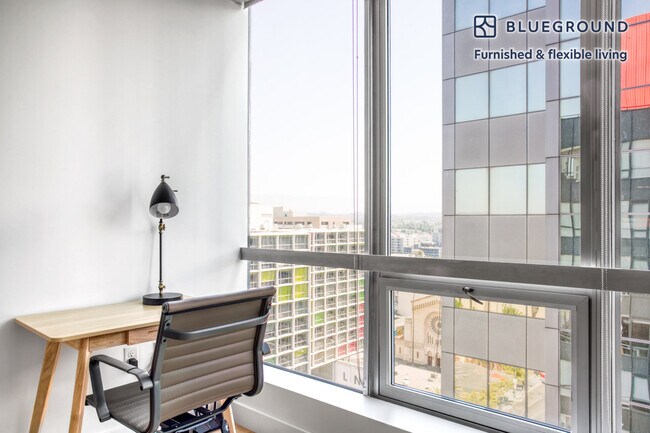 Building Photo - 3540 Wilshire Blvd