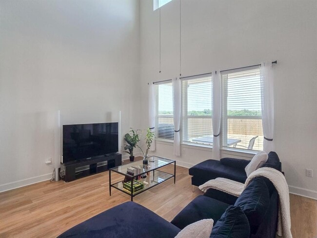 Building Photo - 4914 Seadrift Dr