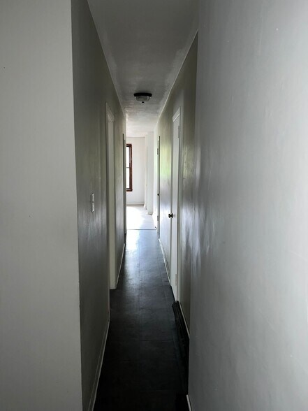 Building Photo - 167 Chittenden St