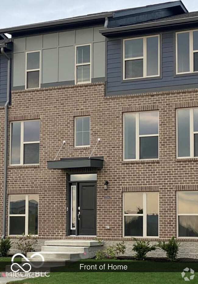 Building Photo - 13344 Reyes St