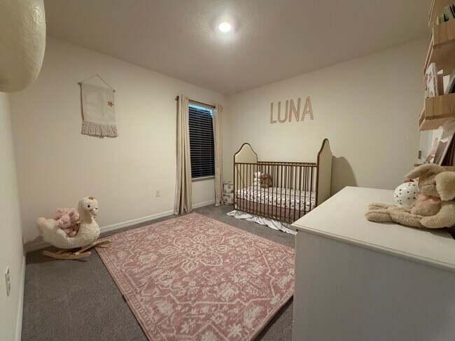 Building Photo - 4 Bed 2 Bath Home in Avalon Woods! FULLY FENCED YARD