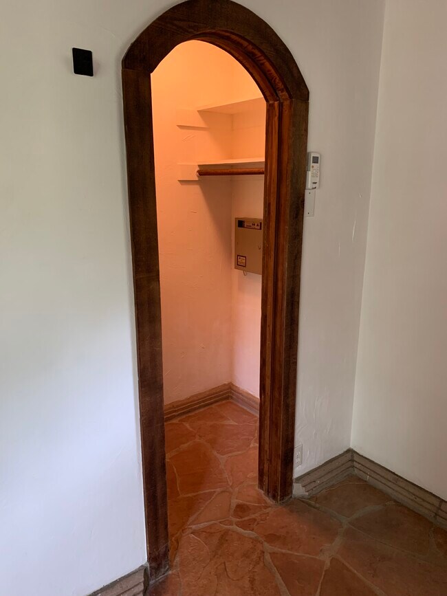 Building Photo - 1881 Rockhoff Rd