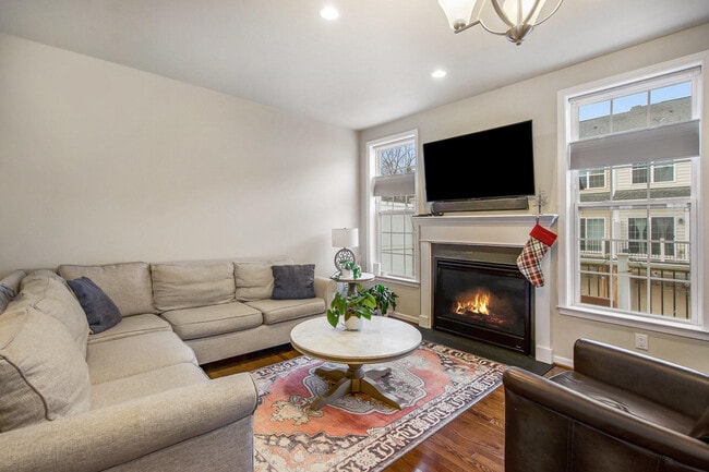 Building Photo - 2765 Ashcombe Dr.