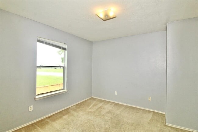 Building Photo - 1804 Elm Shadow Dr