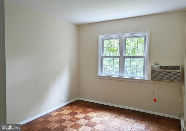 Building Photo - 1602 Ripon Pl