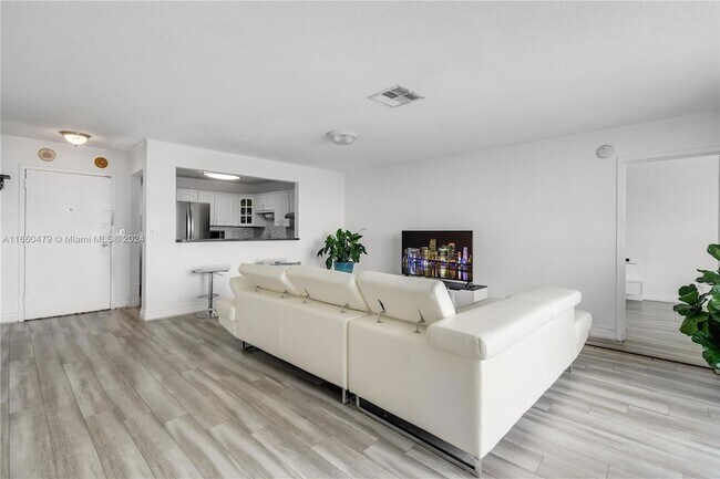 Building Photo - 13499 Biscayne Blvd