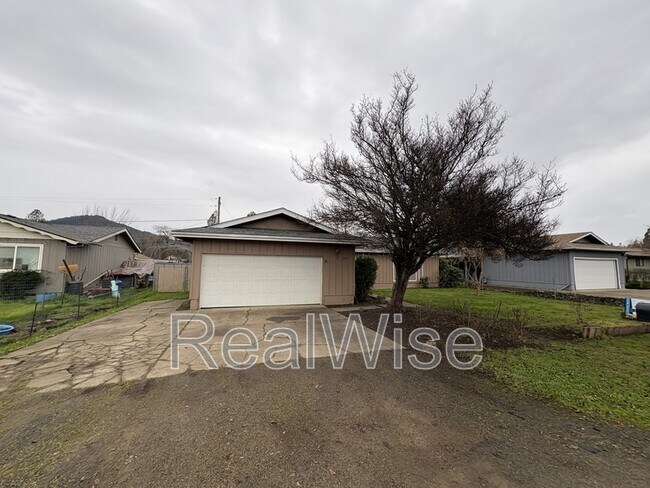 Building Photo - 231 Hawthorne St