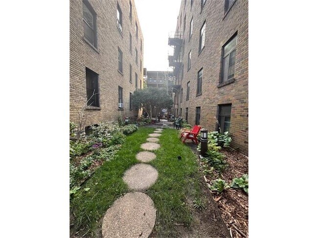 Building Photo - 1401 Willow St