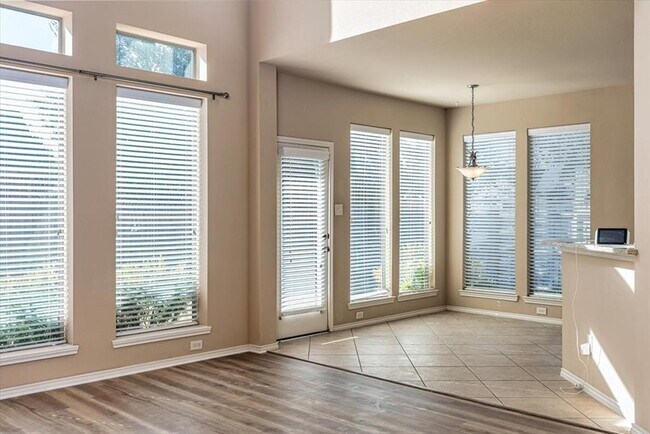 Building Photo - 4531 Long Creek Dr