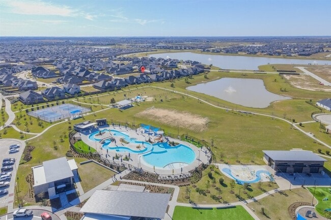 Building Photo - 27302 Blue Sand Dr