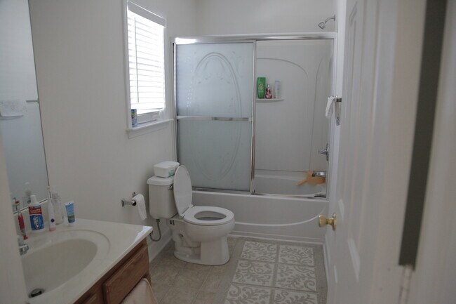 Building Photo - 12331 Cumberland Cove Dr