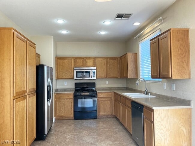 Building Photo - 7078 Glacier River Ave