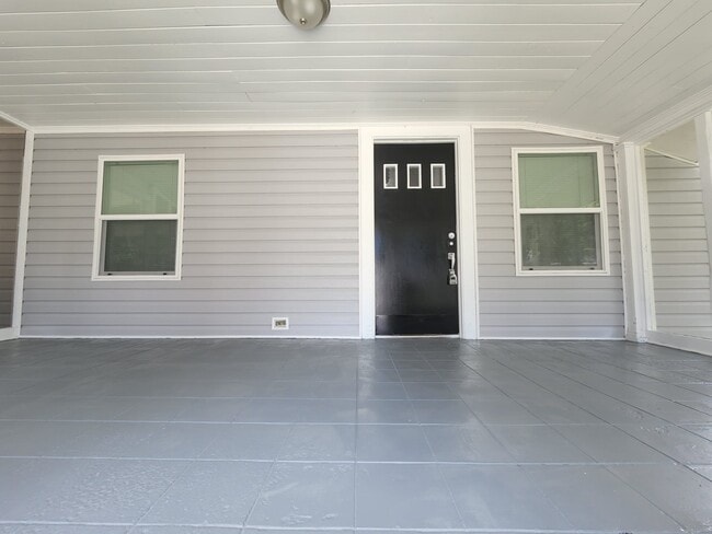 Building Photo - 602 NW 1st Ave