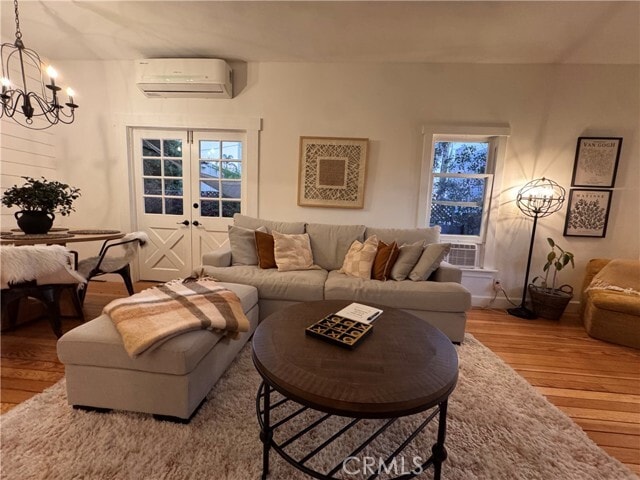 Building Photo - 323 W 18th St