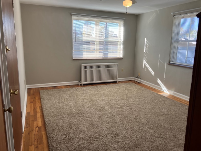 Building Photo - 4324 Schenck Ave