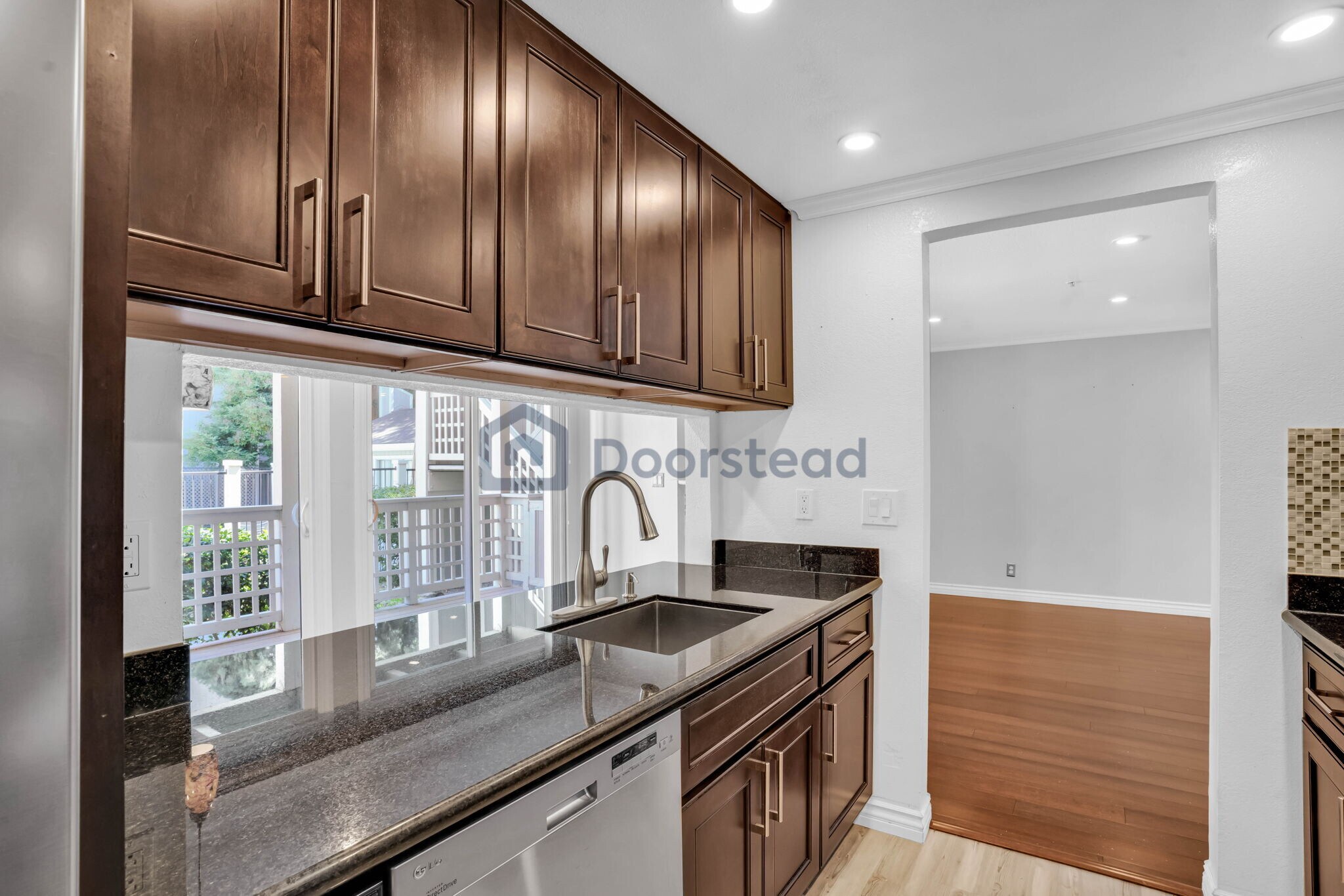 Building Photo - 2709 Oak Road Unit E