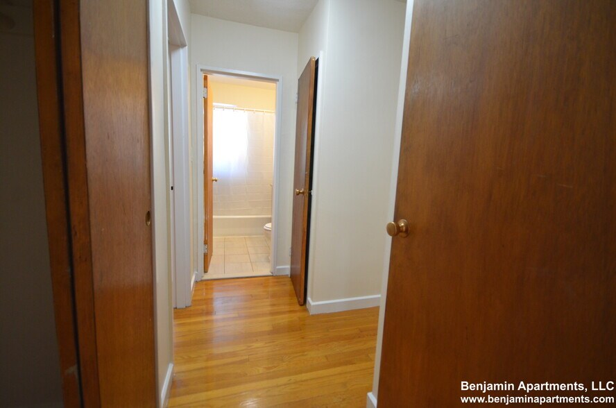 Building Photo - 62 Parkman St