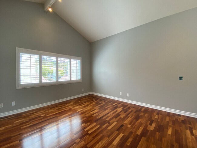 Building Photo - Cardiff living at its finest! Stunning 2-B...