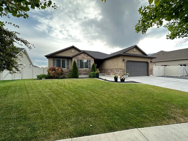 Building Photo - 1354 Ridgeway Rd