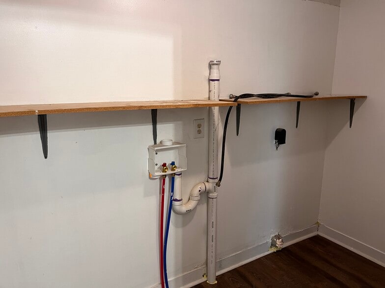 Utility Room - 1095 W Main St