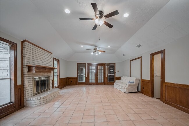 Building Photo - 4015 Black Locust Dr