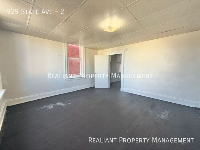 Building Photo - 929 State Ave