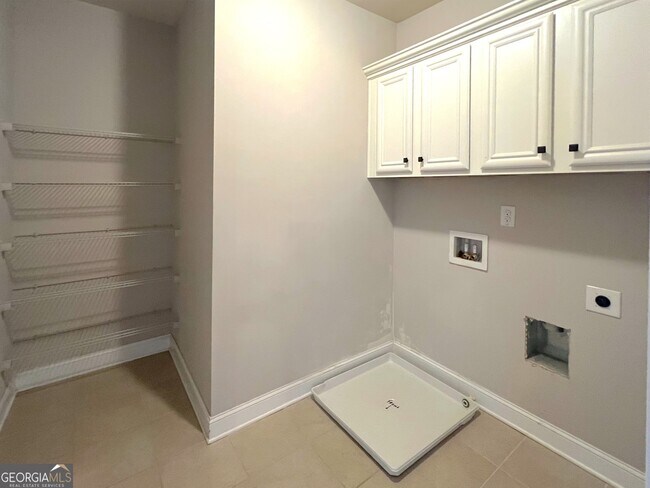 Building Photo - 4254 Spruce Pine Alley