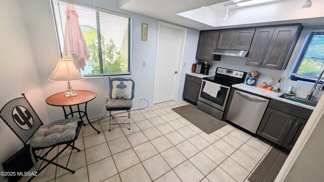 Building Photo - 5085 N Camino Del Lazo