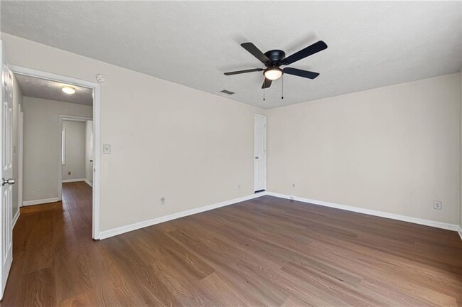 Building Photo - 2122 Fieldstone View Ct SE