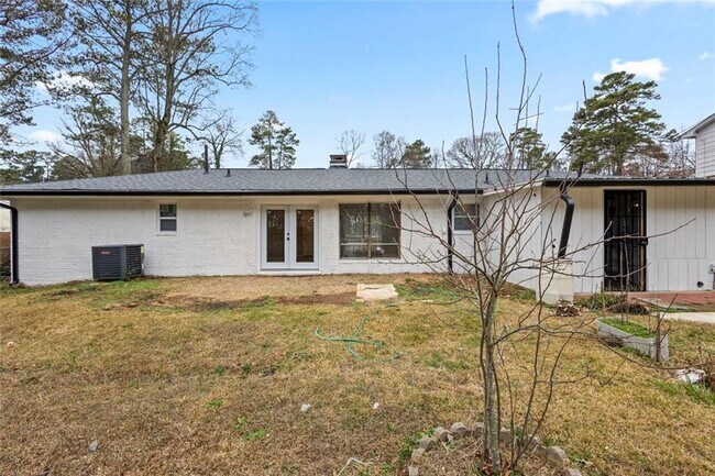 Building Photo - 1201 Shoreham Dr