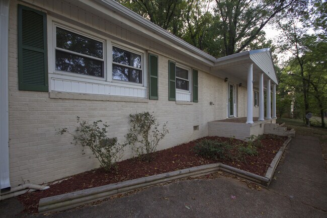 Building Photo - All on one level comfort rancher