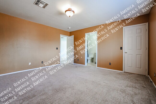 Building Photo - Centrally Located in El Mirage