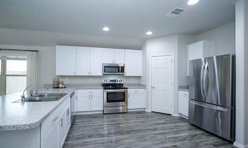 Building Photo - 18718 Callalily Bloom Ct