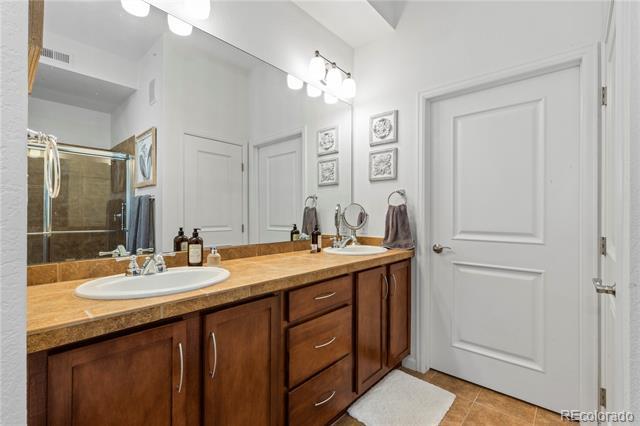 Building Photo - 7865 Vallagio Ln