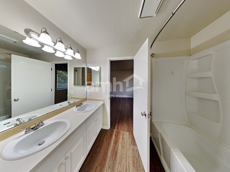 Building Photo - 21617 43rd Ave Ct E