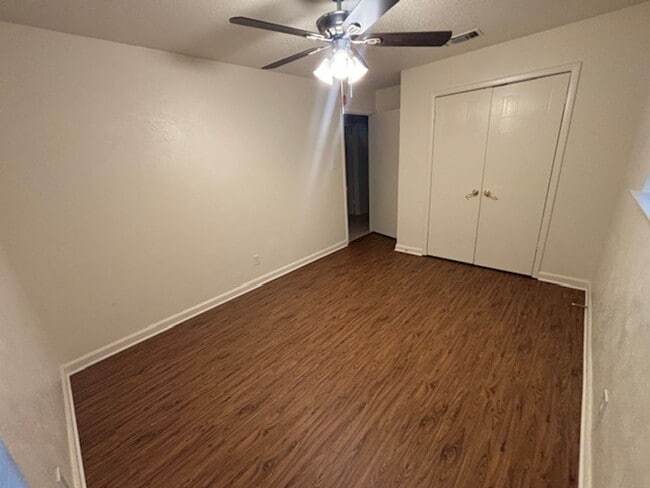 Building Photo - Cute little duplex in Hurst off of Pipeline and Bellaire