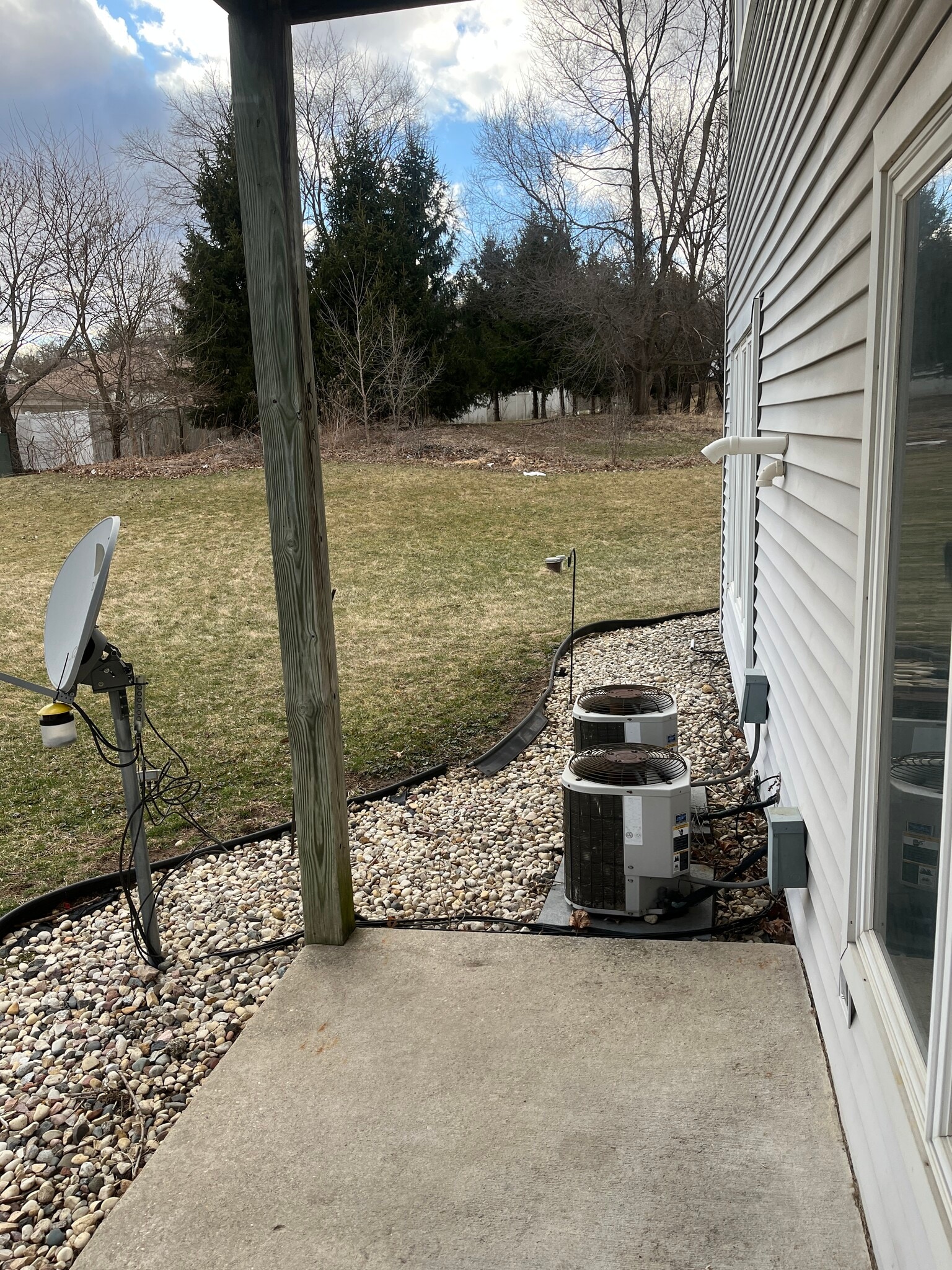 Building Photo - 521 Partridge Ct