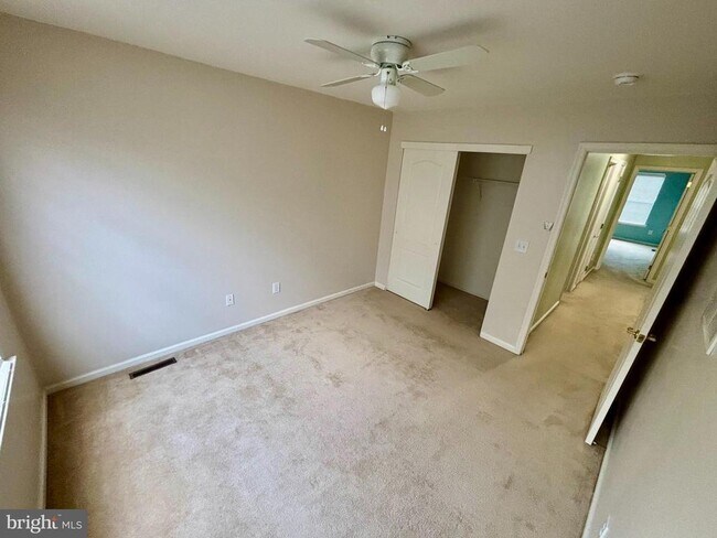 Building Photo - 17326 King Philip Way